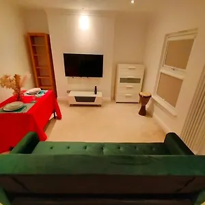 Fully-equipped Flat In The Of Apartment London